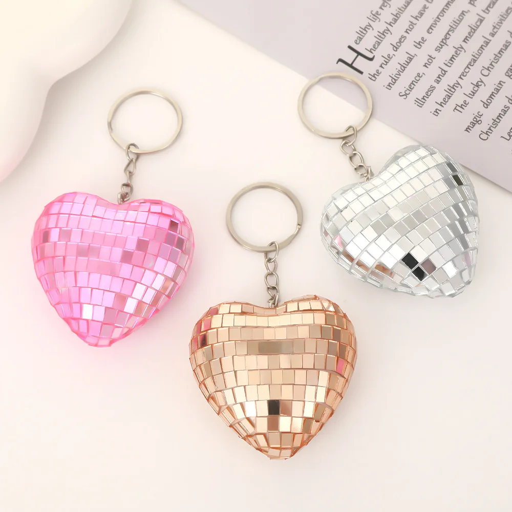 1PCS Mirror‑reflective spherical heart keychain charm, creative Christmas disco‑style heart bag charm and keychain pendant