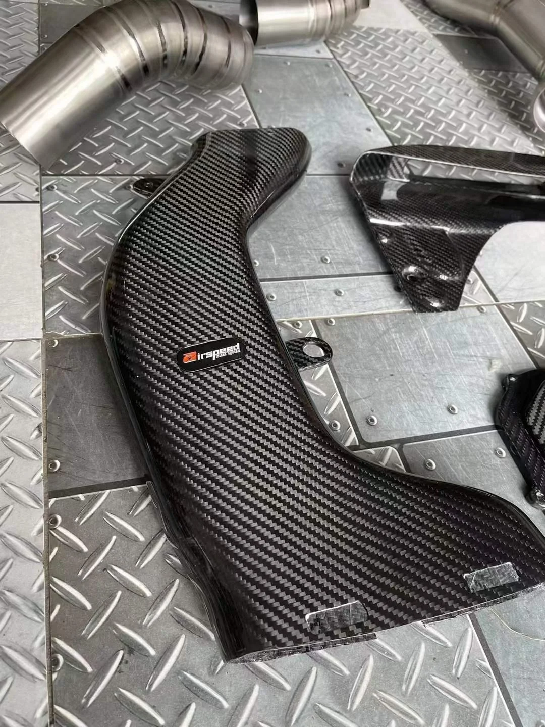 Airspeed 100% Dry Carbon Fiber Cold Air Intake System Without Air Inlet For BENZ AMG GLC43 3.0T 2020-UP