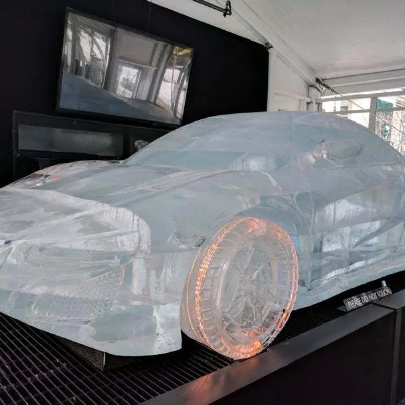 Resin car transparent resin sculpture ornaments car model sales building 4S store showroom model custom handmade