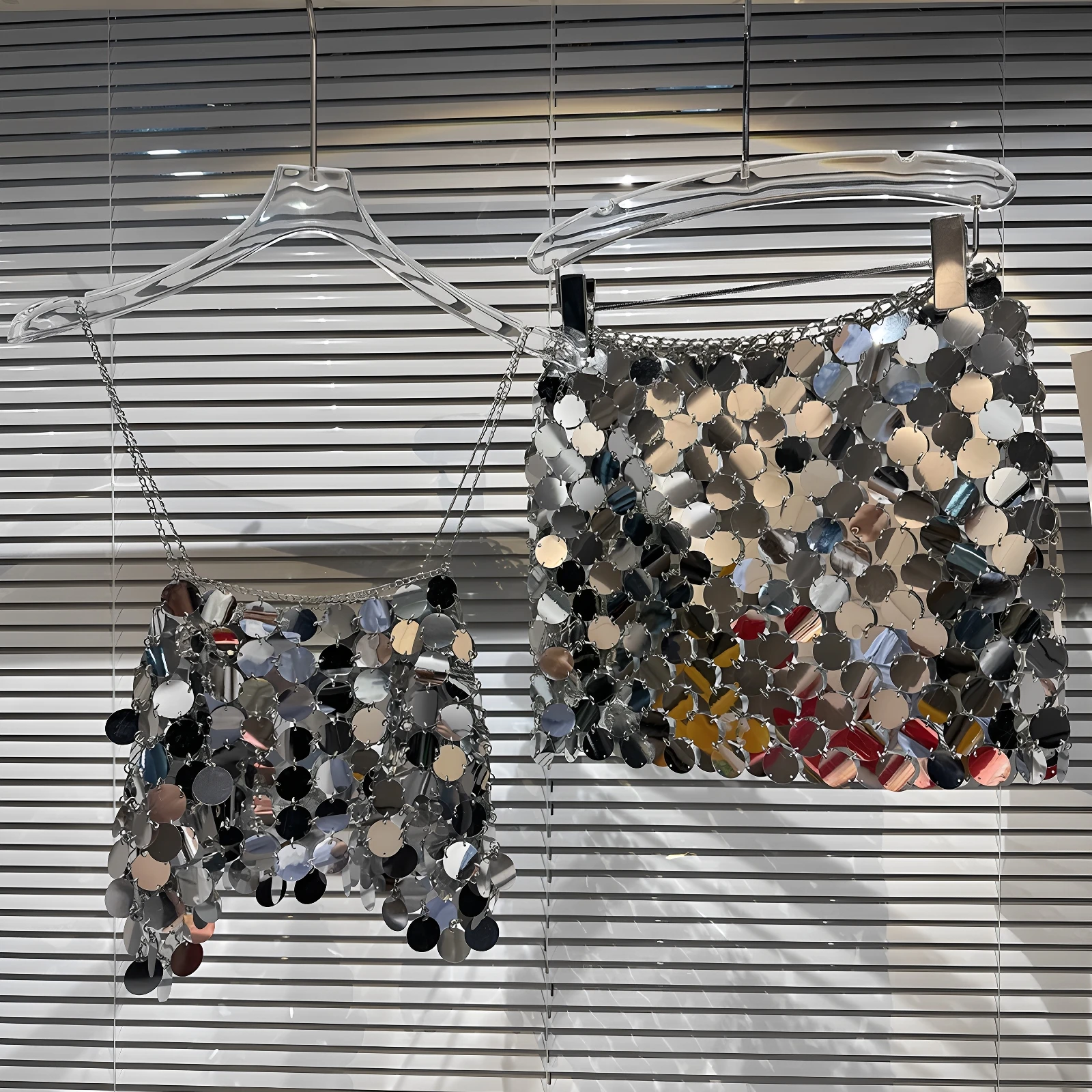 Trendy crop top met pailletten en metalen kettingrok Set Dames Faion Herfstcollectie Sexy Sle Polyester stoffen set