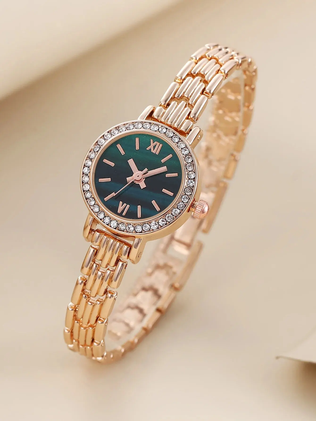 1PC Women\'s Watch Casual Alloy Steel Strip Quartz Watch