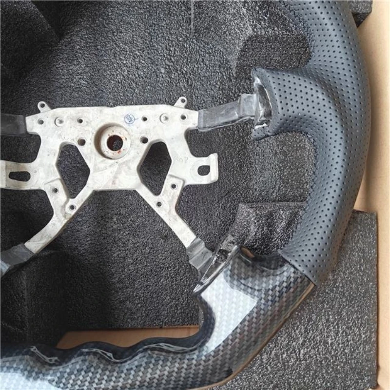 Carbon Fiber Steering Wheel For Nissan Patrol Y61 2005 2006 2007 2008 2009 2010 2011 2012 2013 2014 Car Accessories