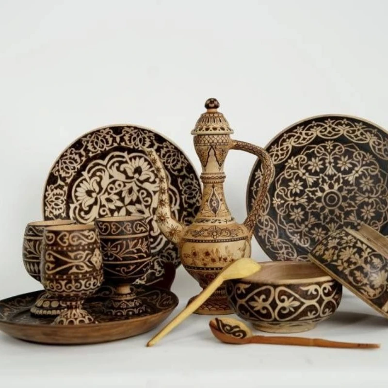 

Xinjiang intangible cultural heritage handmade pyrography Xinjiang intangible cultural heritage handmade pyrography combination