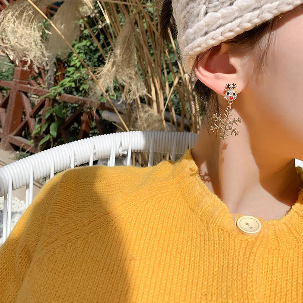 

1 Pair Christmas Ear Drops Women Asymmetric Earrings Snowflake Elk Design Alloy Rhinestone Ear Dangles Party Festival Wear Gift