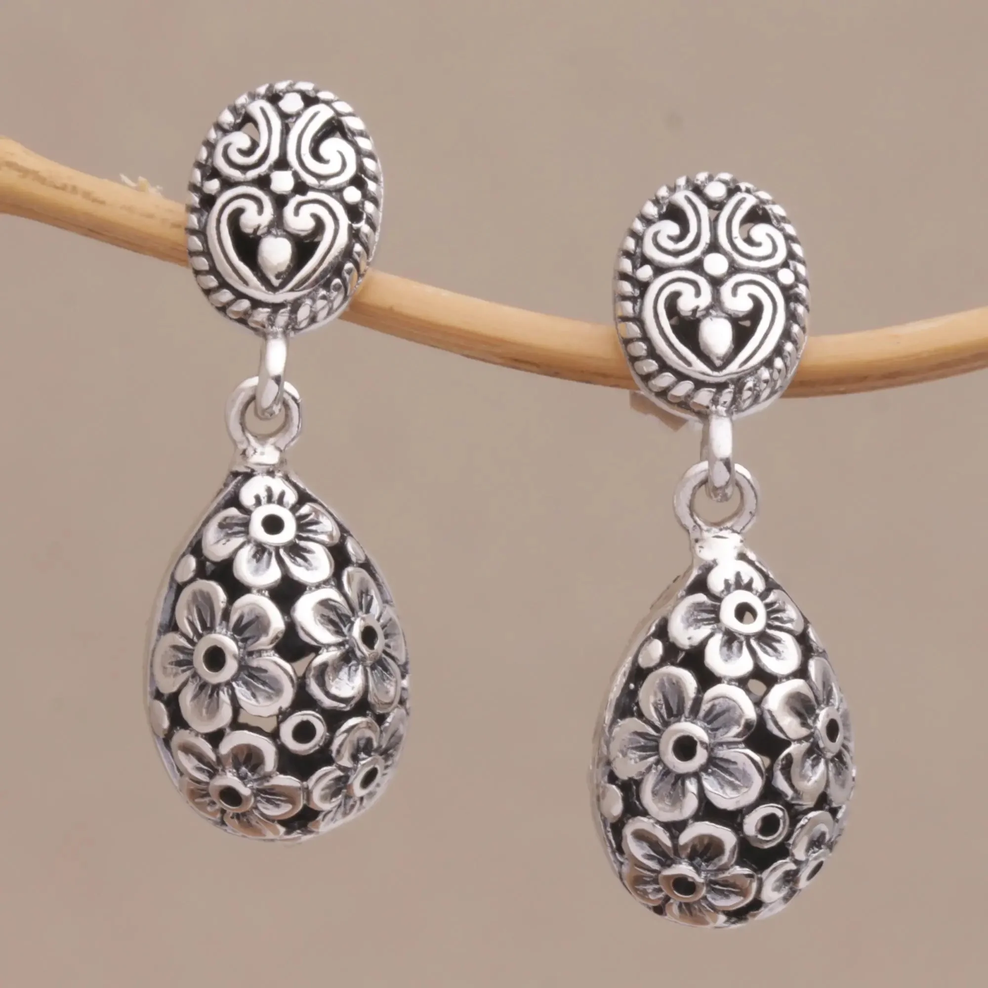 

Summer Rose 925 silver needle Hoop Earrings, Contemporary Metalwork Romantic Floral Pattern Earrings