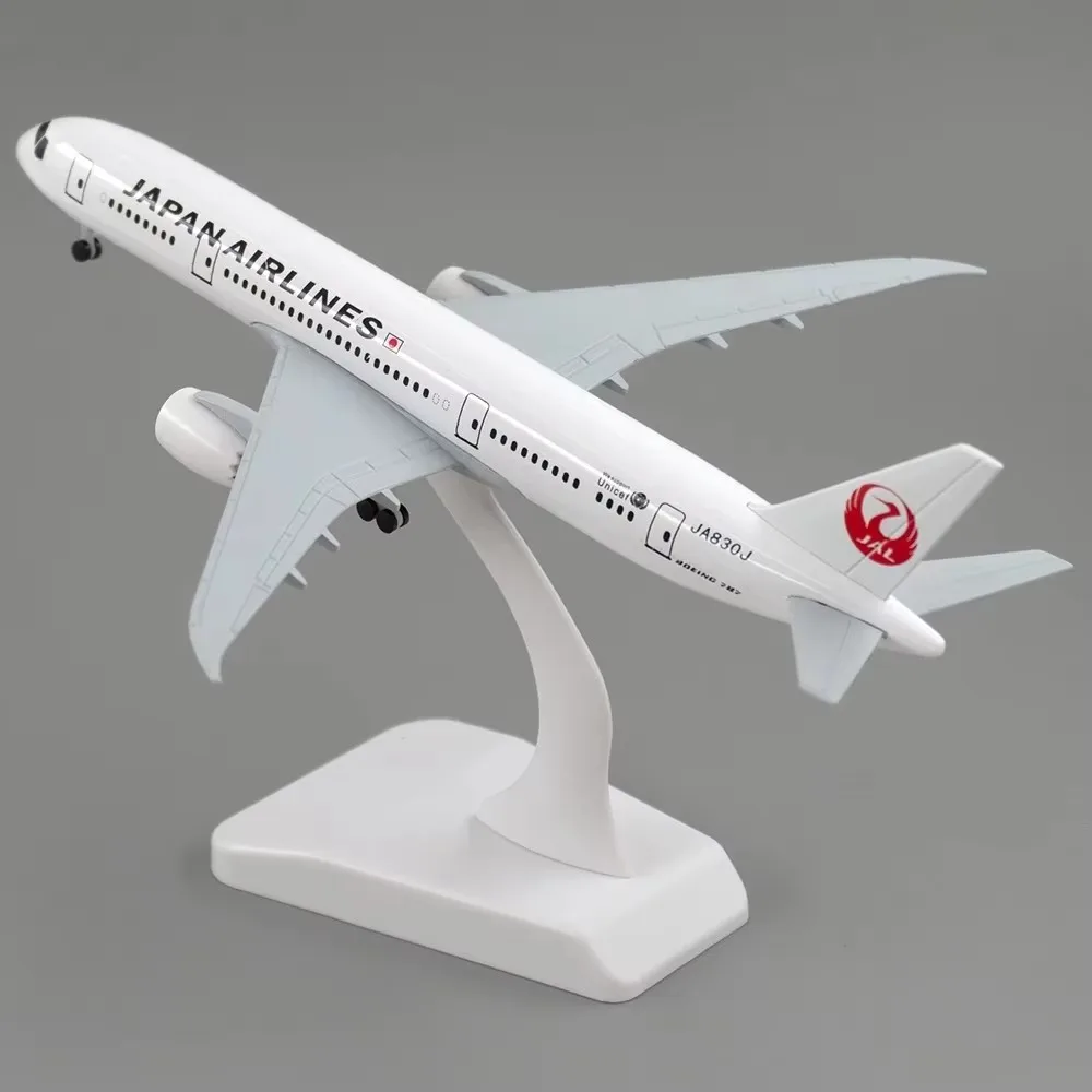 

Metal Aircraft Airliner Model 20cm 1:400 Japan Airlines B787 Metal Replica Alloy Material Aviation Simulation Toys Boy Gift