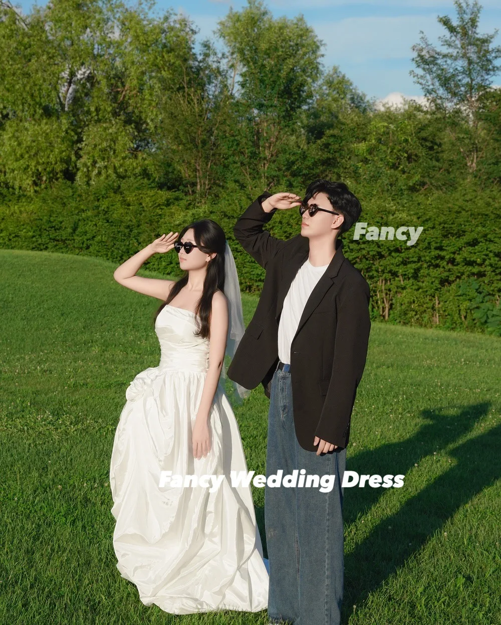 Fantasia elegante sem alças coreia vestido de casamento uma linha tafetá vestido de noiva sem mangas volta espartilho personalizado