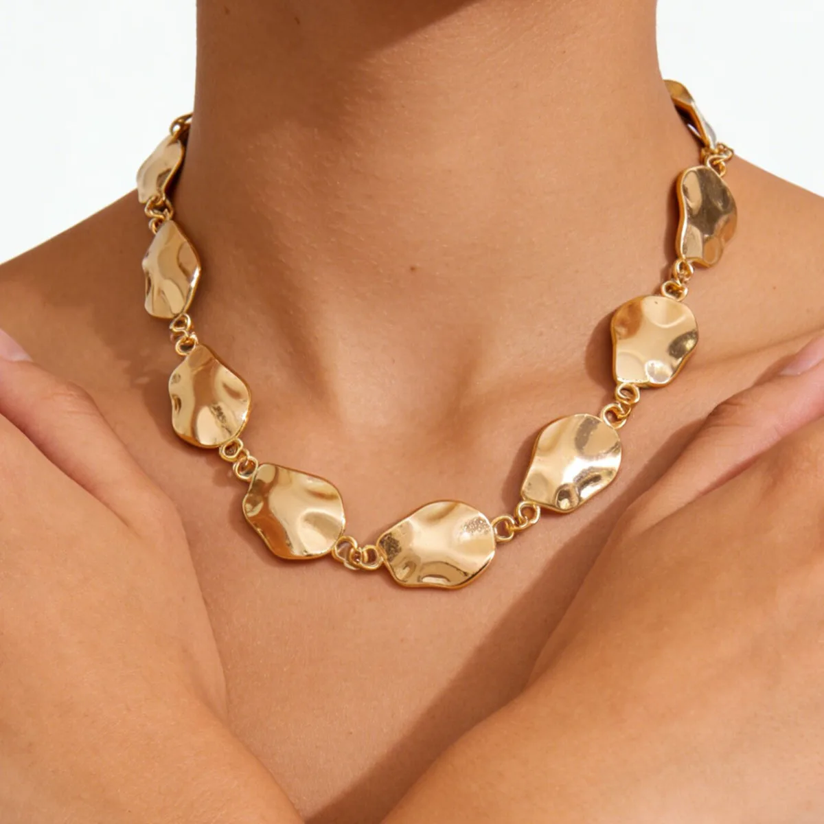 

SHIXIN Luxury Irregular Alloy Choker Necklace Women Vintage Adjustable Clavicle Chain Short Necklace Daily Wear Jewelry 2026 New