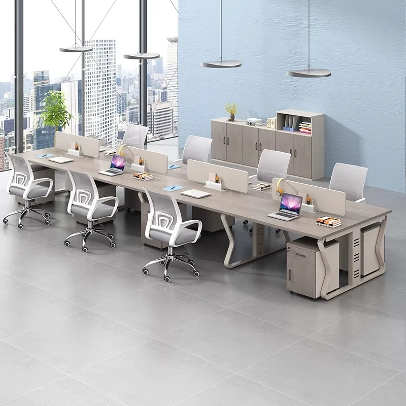 Büro-Computertisch, Personalsitz, einfacher Tisch mit Stahlrahmen und Schallwand