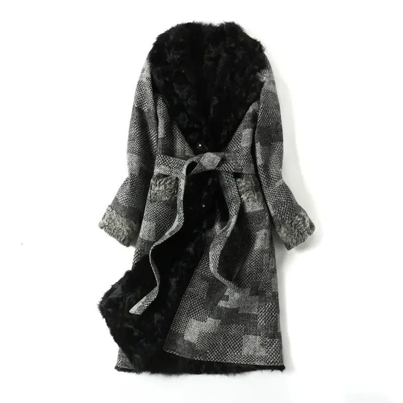 Luxury Women\'s Fur Coats Natural Sheep Fur Liner Woolen Coat Female Long Plaid Warm Winter Jacket Women 100% Wool Parka Top 1016