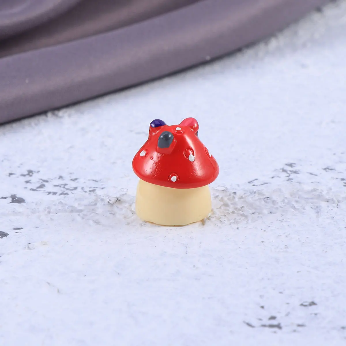 

Red Extra Small Mushroom House Landscape Ornament Premium Resin Miniature Fairy Garden Terrarium Decoration DIY Moss Props