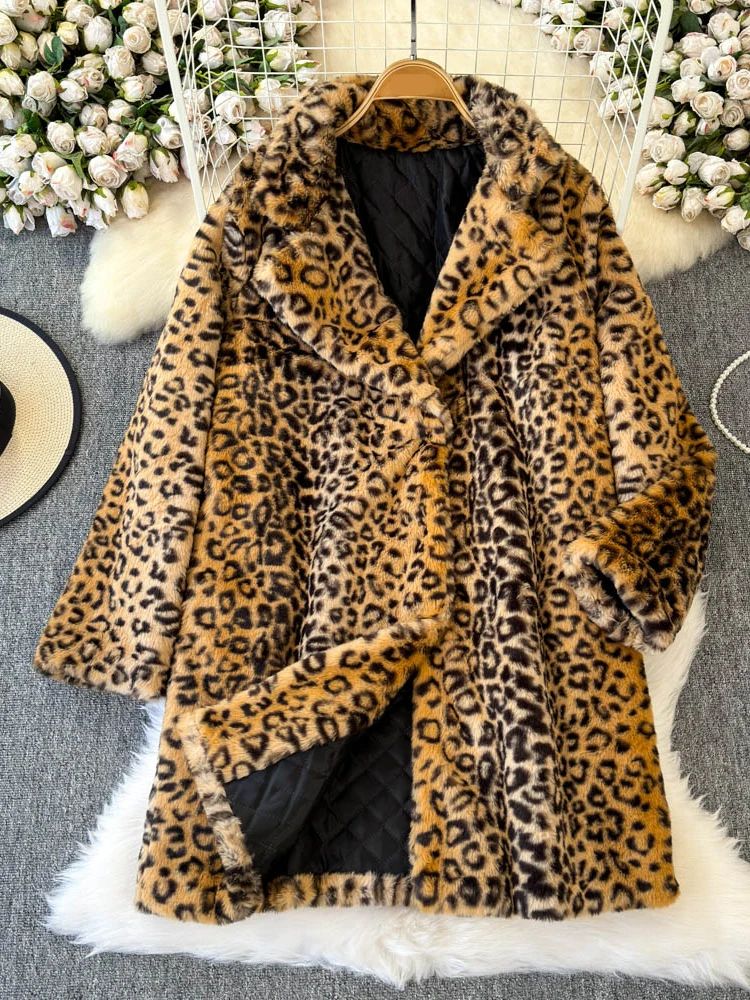 TWOTWINSTYLE Loose Leopard Fur Coats For Women Lapel Long Sleeve Patchwork Single Breasted Thick Coat Female Fashion KJA517719