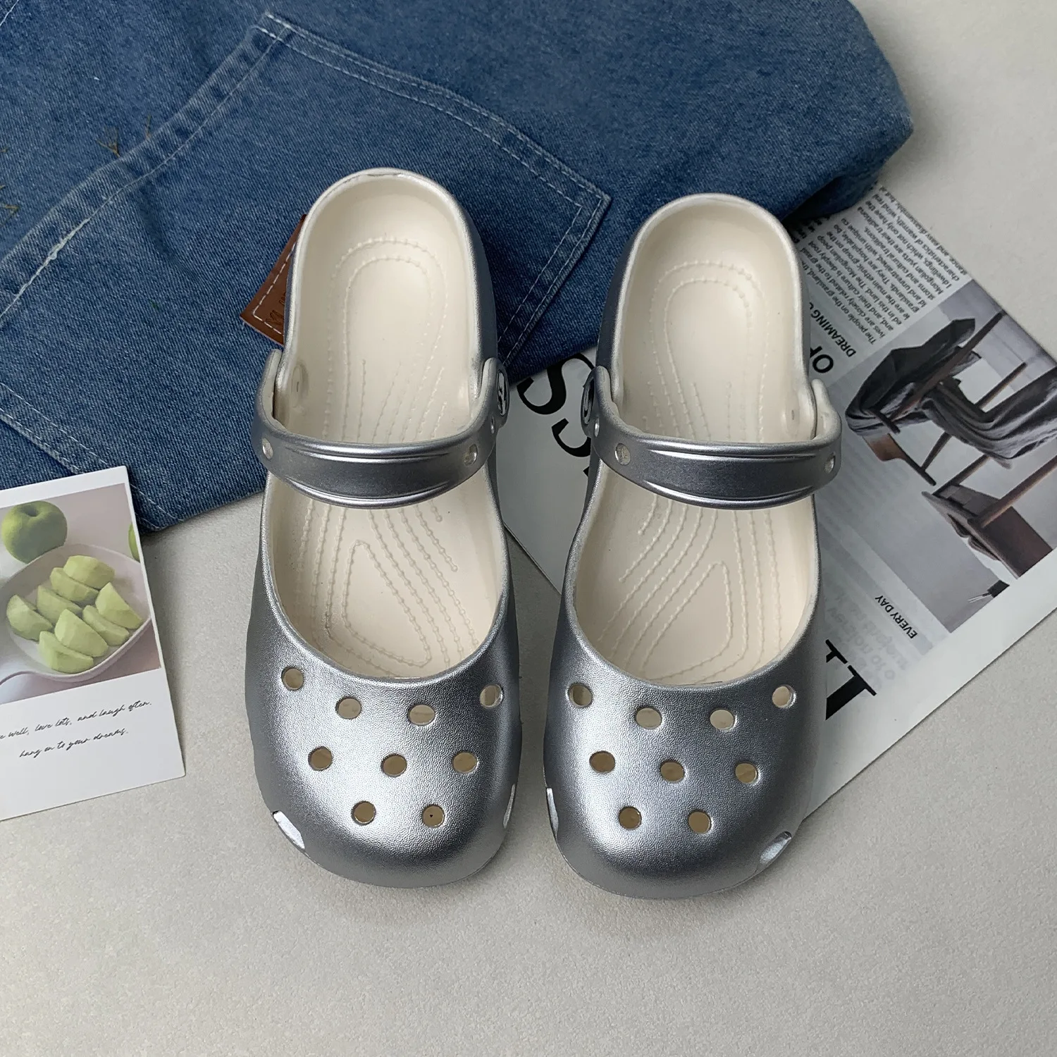 2026 Sommer Neue Damen Niedliche Ballett-Lochsandalen Retro EVA Outdoor Mary Jane Schuhe Rutschfeste Outdoor-Strandsandalen – Detail 8