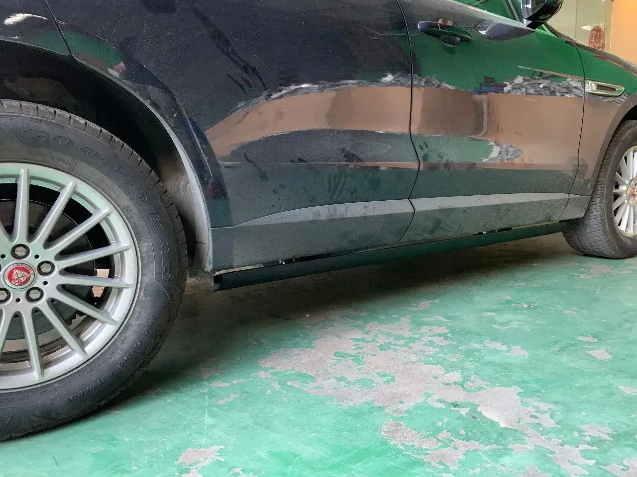 دواسات SCBLA أوتوماتيكية قابلة للسحب لوحة تشغيل كهربائية خطوة تشغيل لوحات شاحنة كهربائية خطوات لـ 16-20 جاكوار F-PACE