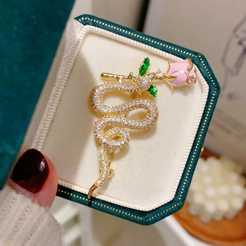 Luxury Rose Snake Brooches For Women Girls Exquisite Zodiac Snake Enamel Pins Shiny Corsage Clothing Accessories Gift