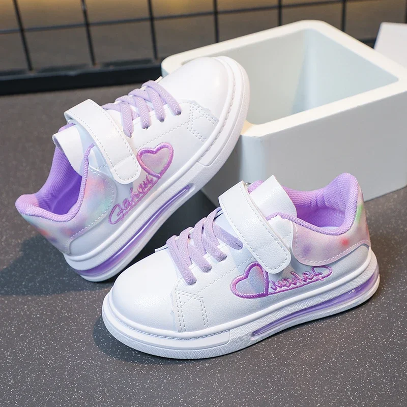 Kids Fashion Girls Casual Sport Shoes Simple Non-slip Love Embroidery White Skate Shoes Soft Breathable Children Sneakers Soft