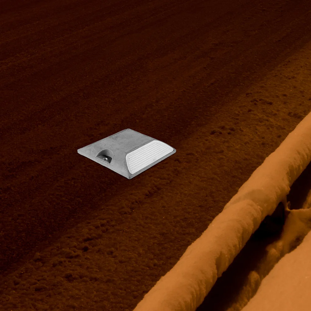 4 قطعة ترصيع الطريق العاكسة علامات درب دائم الأبيض المزدوج الجانب عاكسات للطرق السريعة الرصيف حارة السلامة