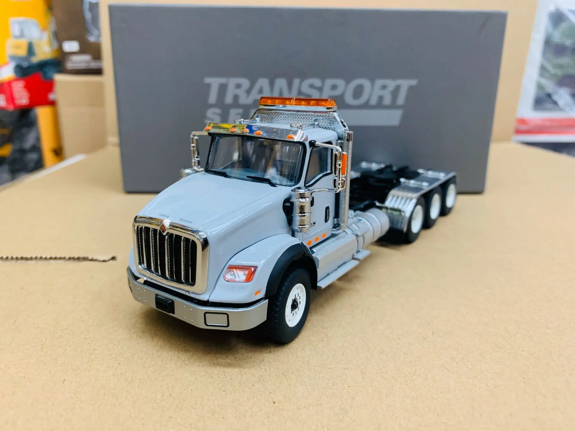 INTERNATIONAL HX620 DAY CAB TRIDEM TRACTOR GREY 1/50 BY DIECAST MASTERS 71011