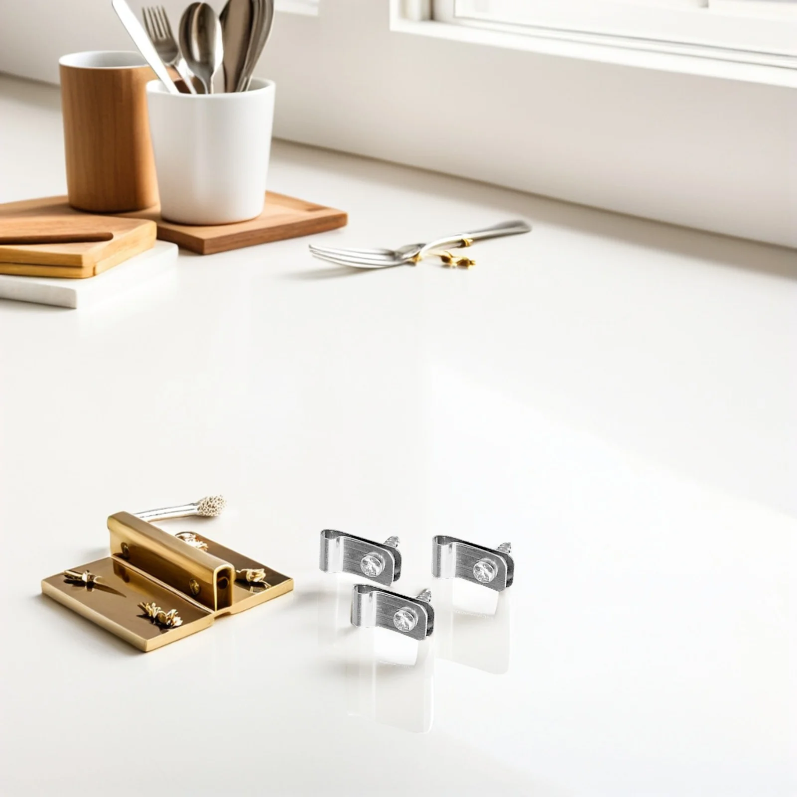 

100Pcs Metal Livestock Fence Clips Aluminum Heavy Duty Wire Fence Clamp for Garden Farm Pet Cage Fixing Fencing Mounting Clips