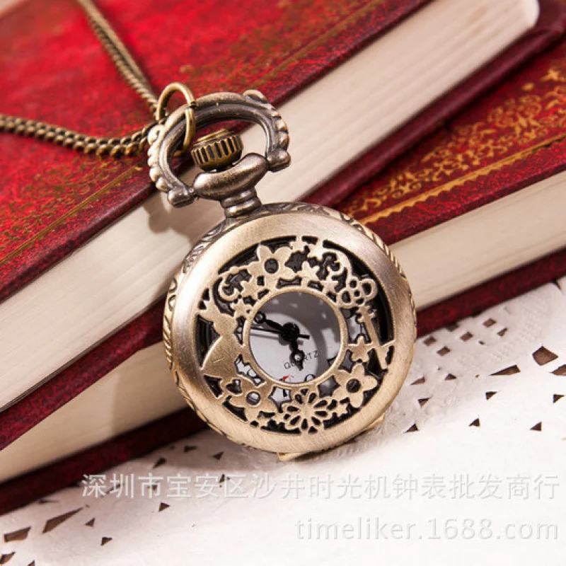 Classic Retro Alice Wonderland Rabbit Pocket Watch Student Sweater Chain Watch Flip Quartz Watch