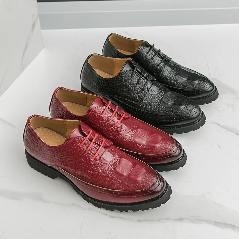

2025 New Fashion Designer Luxury Men Formal Leather Shoes Men Dress Shoe Pointed Oxfords Shoes Loafers Driving Shoes Red Black