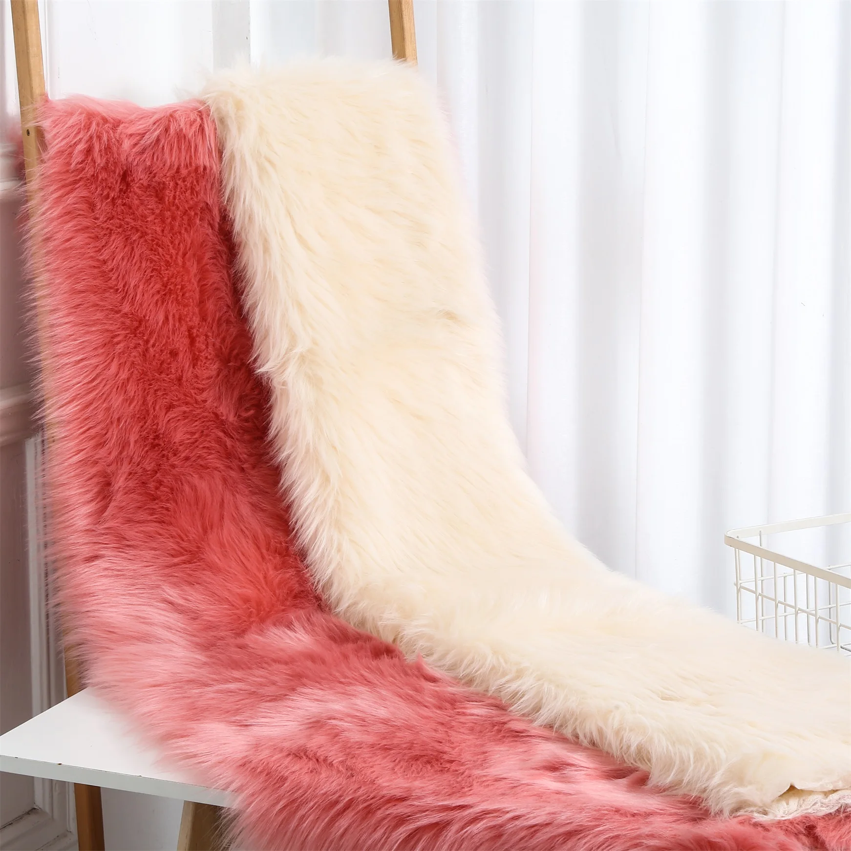 6cm Fur Plush Fabric Carpets Household Items DIY Animal Clothing Fabric Comfortable Soft Plush Artificial Fox Fur Fabric 1300g/m