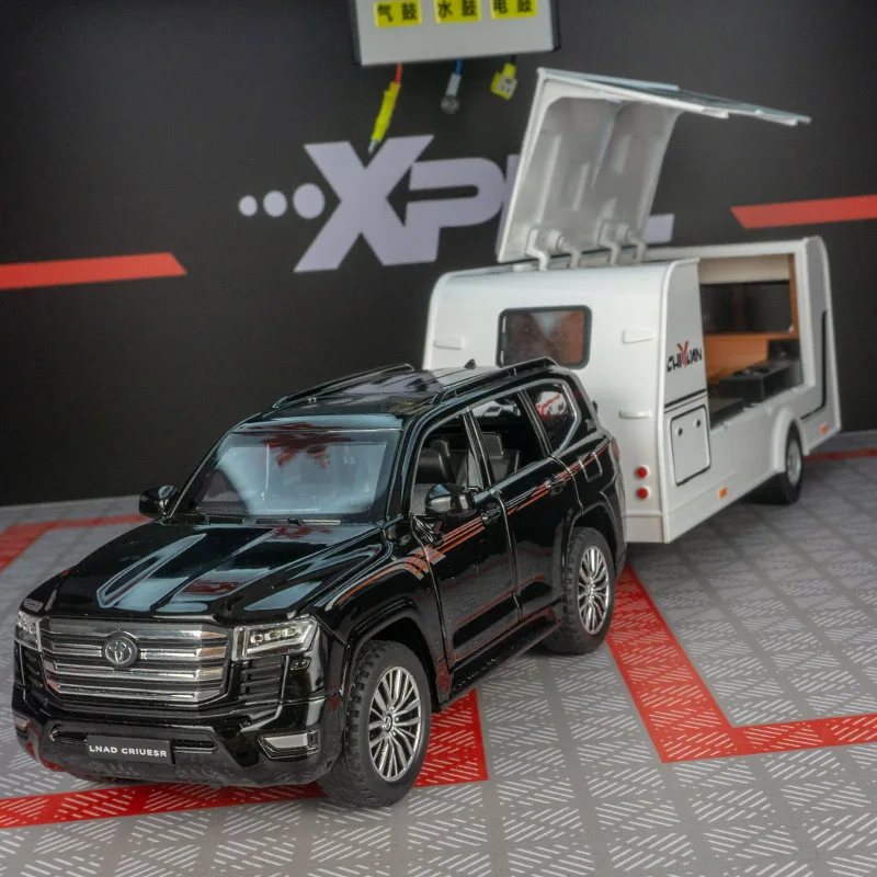 

1:32 Land Cruiser LC300 прицеп внедорожник модель из сплава для мальчика акустооптический откат джип подарок на день рождения