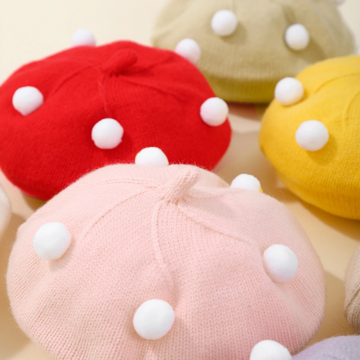 ベビーベレー帽 ストレッチニット かわいい装飾付き 軽量 暖かい 冬 秋 新生児 幼児用