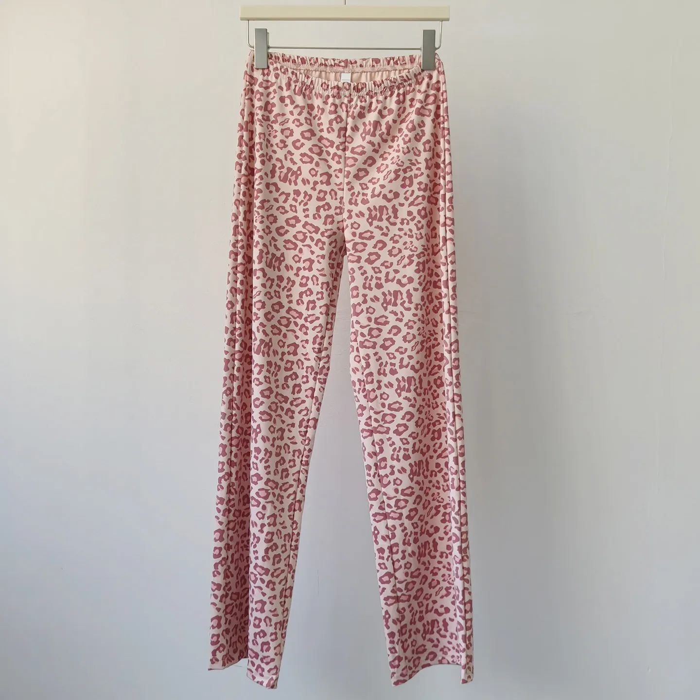 Lockere und schlanke Yogahosen für Damen, hochtaillierte Sporthosen, schmale Fitness-Leggings, gerade geschnittene Laufhosen, Trainingshosen mit Kordelzug, Freizeitmode. – Detail 9