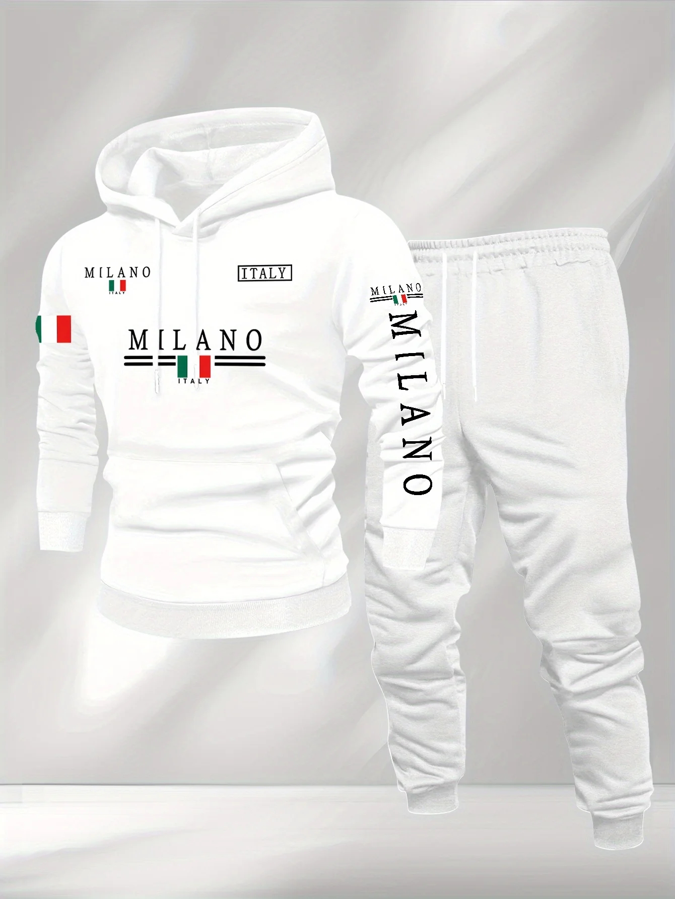 

Бестселлер весны и осени 2025 года. Мужской комплект с капюшоном — приятный для кожи, мягкий, повседневный и модный с буквенным принтом.