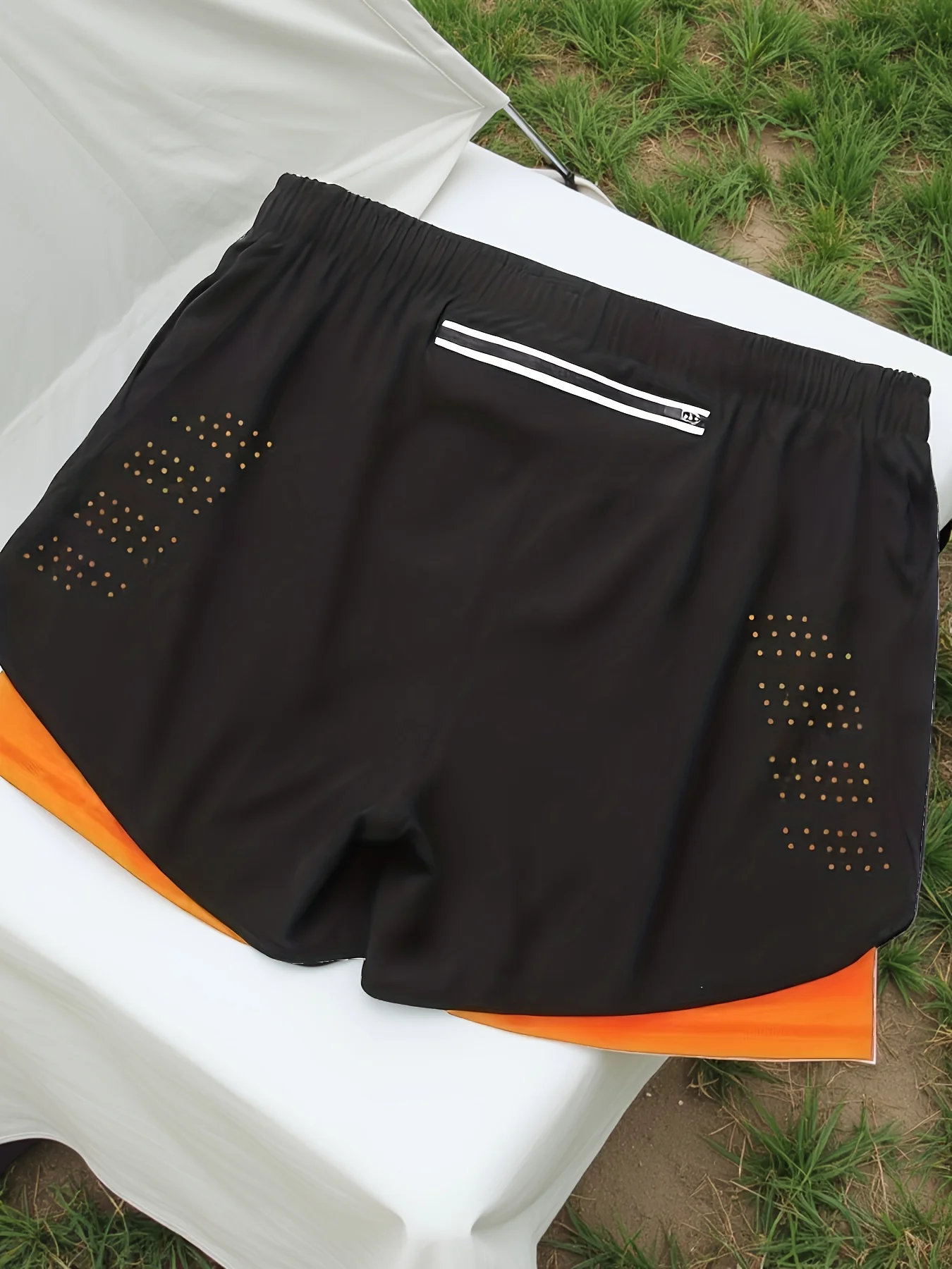 

Men's shorts laser perforated breathable and comfortable sports shorts double-layer two-in-one outdoor sports and casual shorts
