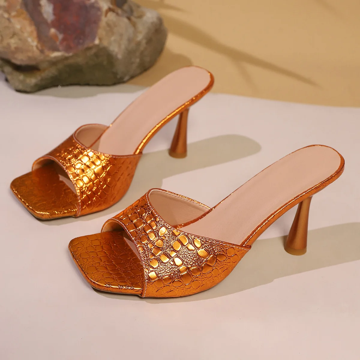 المرأة ساحة تو عالية الكعب النعال مثير الأفعى نمط تصميم الانزلاق على الخناجر أحذية الحفلات للنساء فستان صيفي الصنادل 43