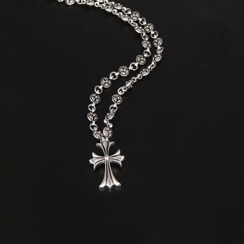 نانا أنيمي الصليب قلادة قلادة Ichinose Takumi القلائد مجوهرات الأزياء أصدقاء هدية لمحبي جمع حلية تأثيري