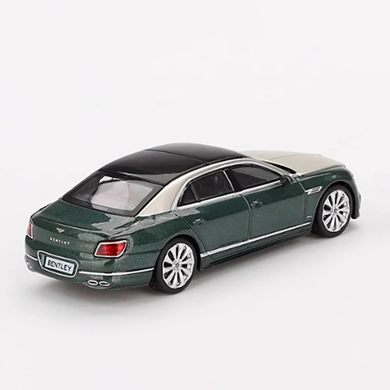 MINIGT 1:64 Scale # 867 Green Double Spliced Alloy Car Model Simulation Finished Decoration Gift Hobby Collection