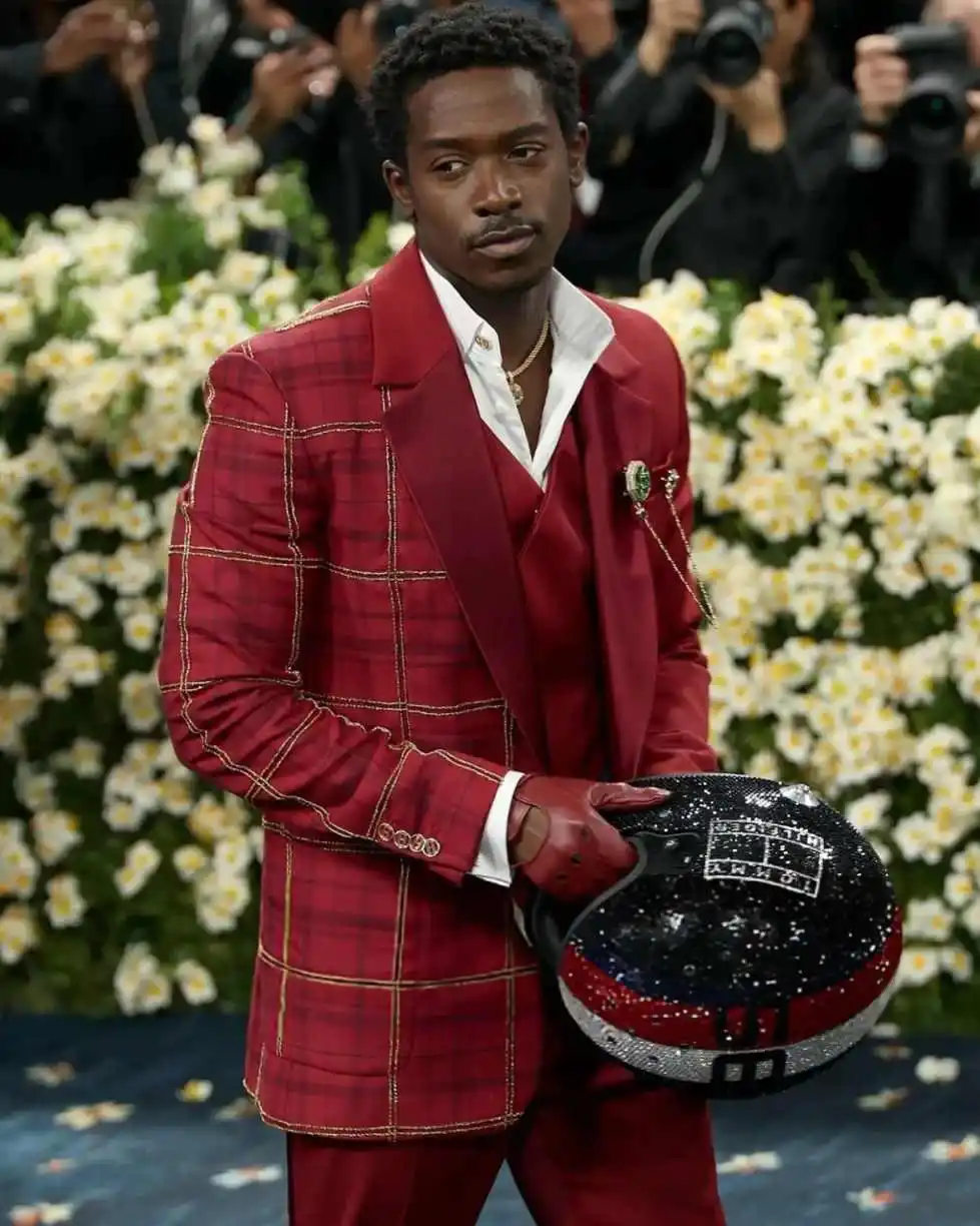 2-teilige rote maßgeschneiderte Herrenanzüge mit Reverskragen, einreihige Hosen-Sets, gestreift, passende klassische Passform, Abschlussball-Party-Blazer für Männer