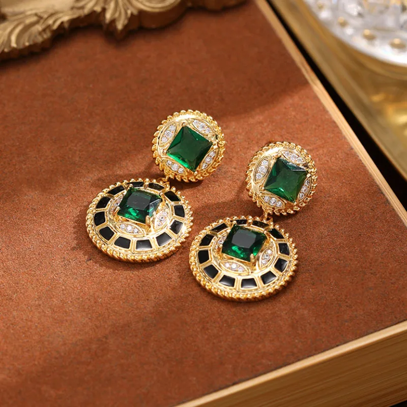 

Bobokiki Jewelry Fashion Round Titanium Steel Micro-Inlaid AAA Green Zircon Silver Needle Luxury Palace Retro Earrings