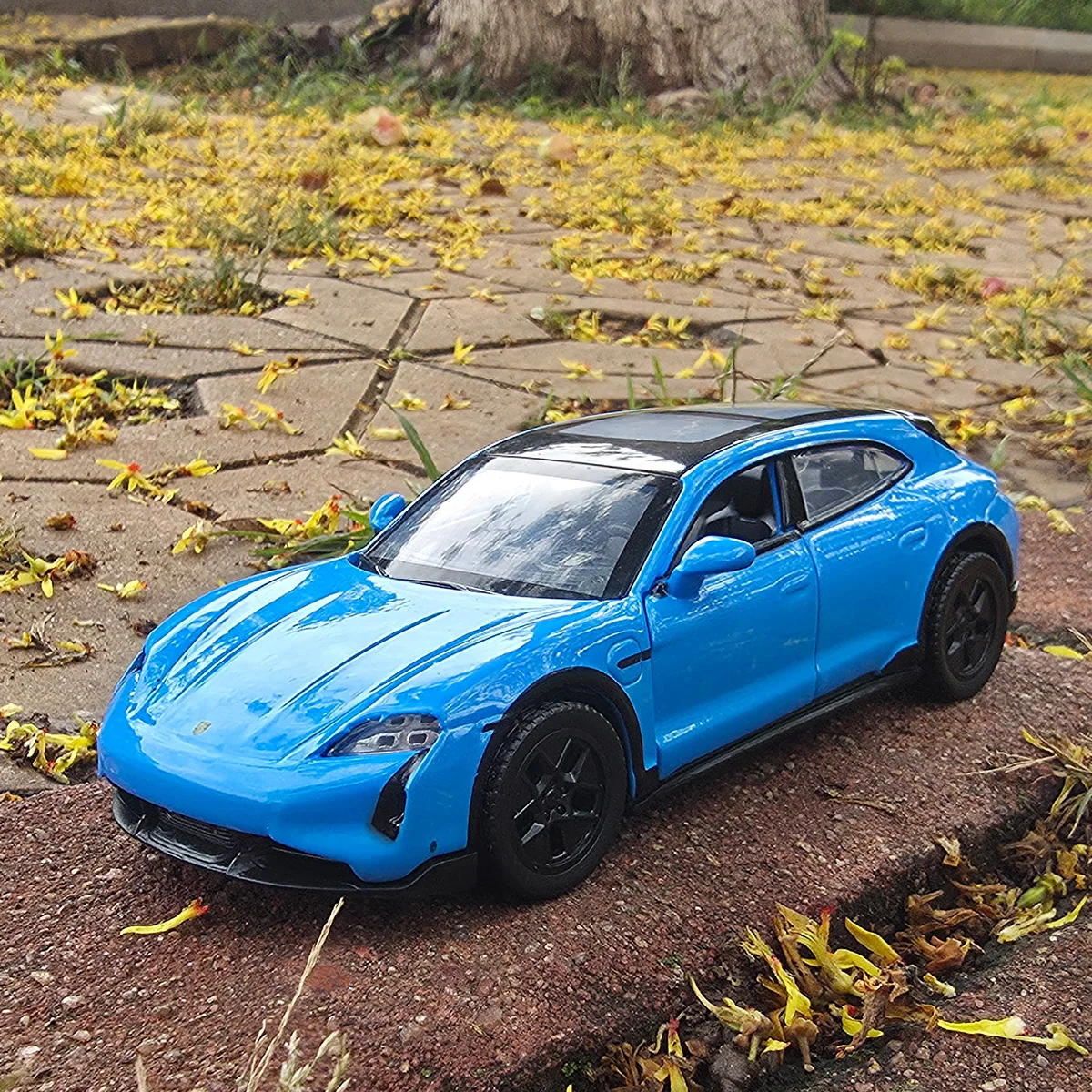 Modèle de voiture en alliage Taycon Turbo S Turismo 1:36, avec son et lumière, véhicule jouet pour enfants, ornements, cadeau