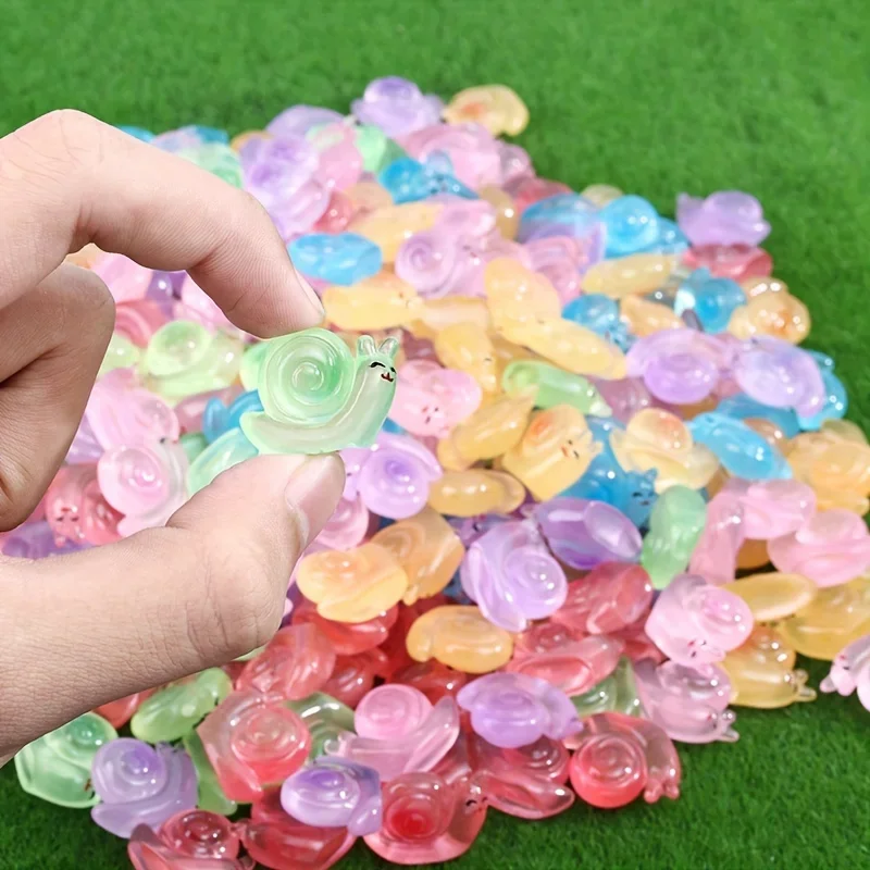 50 Stuks Glow-In-The-Dark Miniatuur Slak Hars Beeldjes Diy Ornament Accessoires Voor Thuis Micro Fairy tuin Landschap Decor