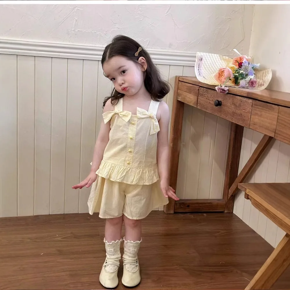 roupas-para-meninas-2025-verao-nova-versao-coreana-de-criancas-arco-sling-colete-bebe-menina-shorts-conjunto-fino