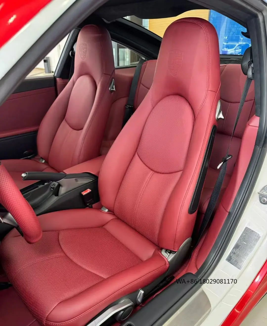 

Full Set in Leather on Red Front and Rear Car Seat Cover for 911