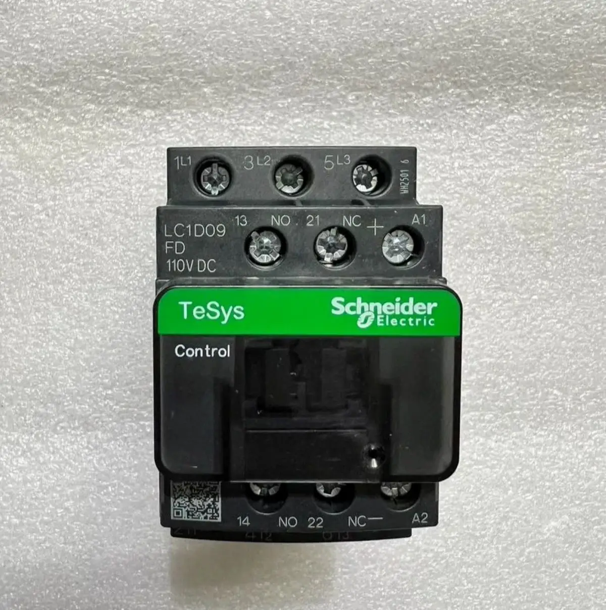 

LC1D09FDC LC1D09FD contactor - 3P(3 NO) - AC-3 - = 440 V 9 A - 110 V DC coil