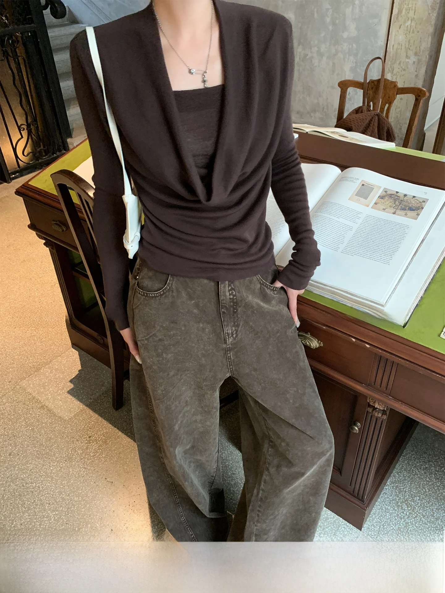 

GV Big Brother Lazy Knitted V-Ne Fake Two-Piece Sweater Autumn Design Women's Versatile Ele Sle Long Sve Crew Ne