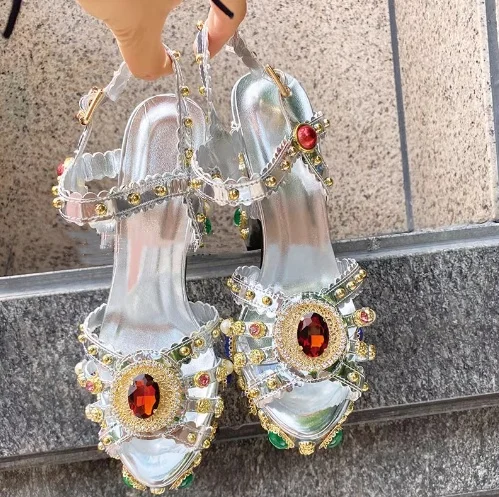 

Летние женские босоножки на платформе с блестящими кристаллами и круглым носком, вечерние туфли большого размера на массивном очень высоком каблуке с пряжкой и ремешком