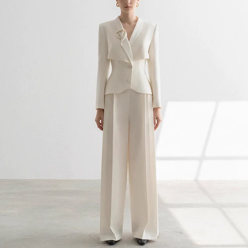 

LUXURY Black Textured Glossy T-shirt With Women's Top Sleeves For Commuting Style Slim Fit Top For Spring And Summer 2025