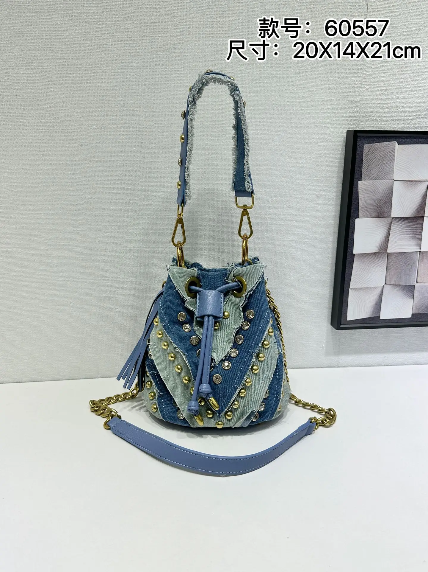

High-End European American Fashion Mini Bucket Bag Diamond Inlay Denim Rivets Hand Car Suitable Stylish Compact Shoulder Bag