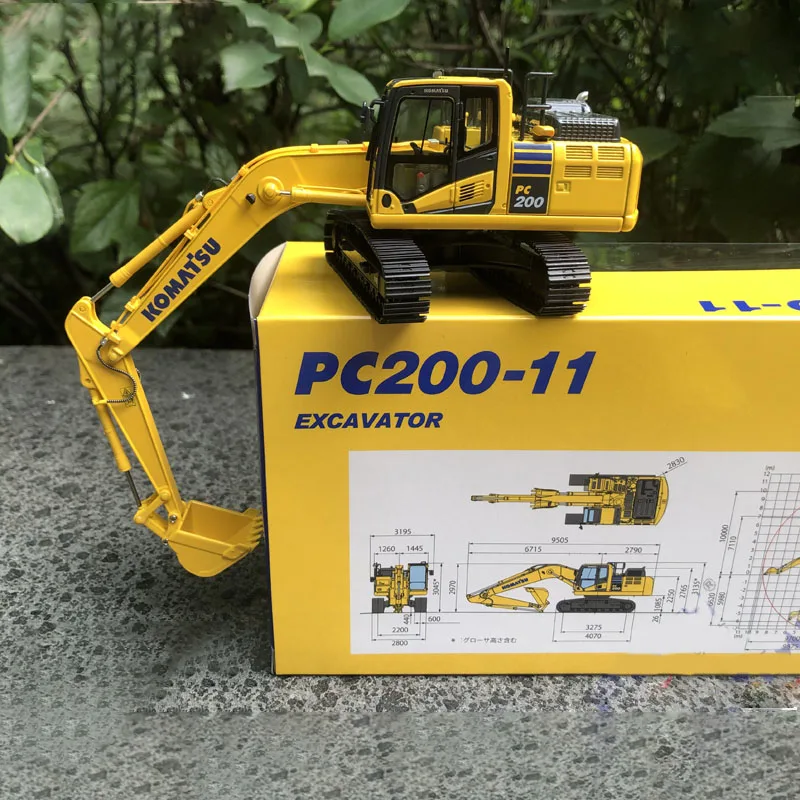 

Diecast 1:50 Scale KOMATSU PC200-11 Excavator Alloy Engineering Vehicle Model Collection Souvenir Ornaments Display