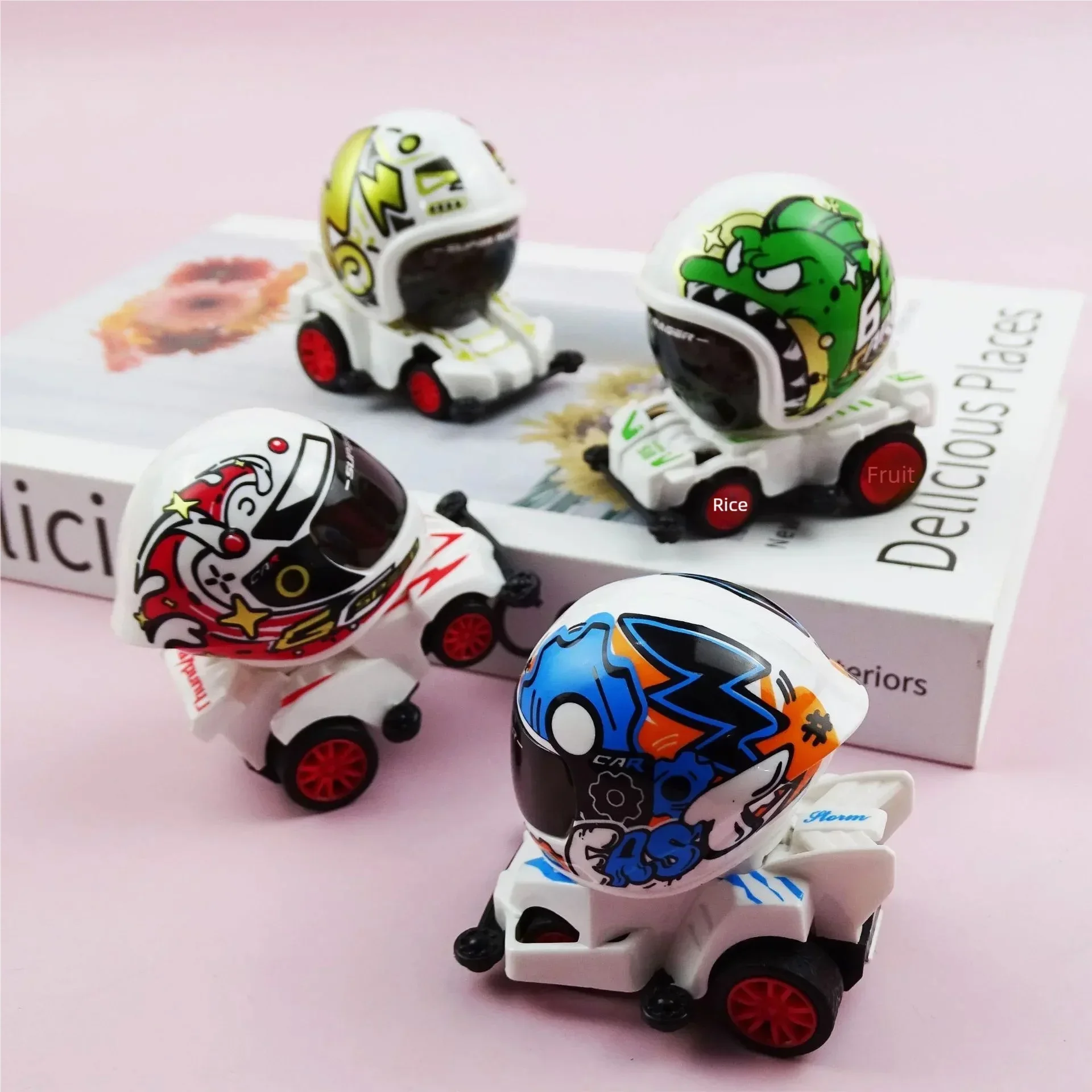 Hot Sale Cartoon Helmet Pull-Back Car Toy, Mini Racing Vehicle for Kids 3+, Party Favor & Gift