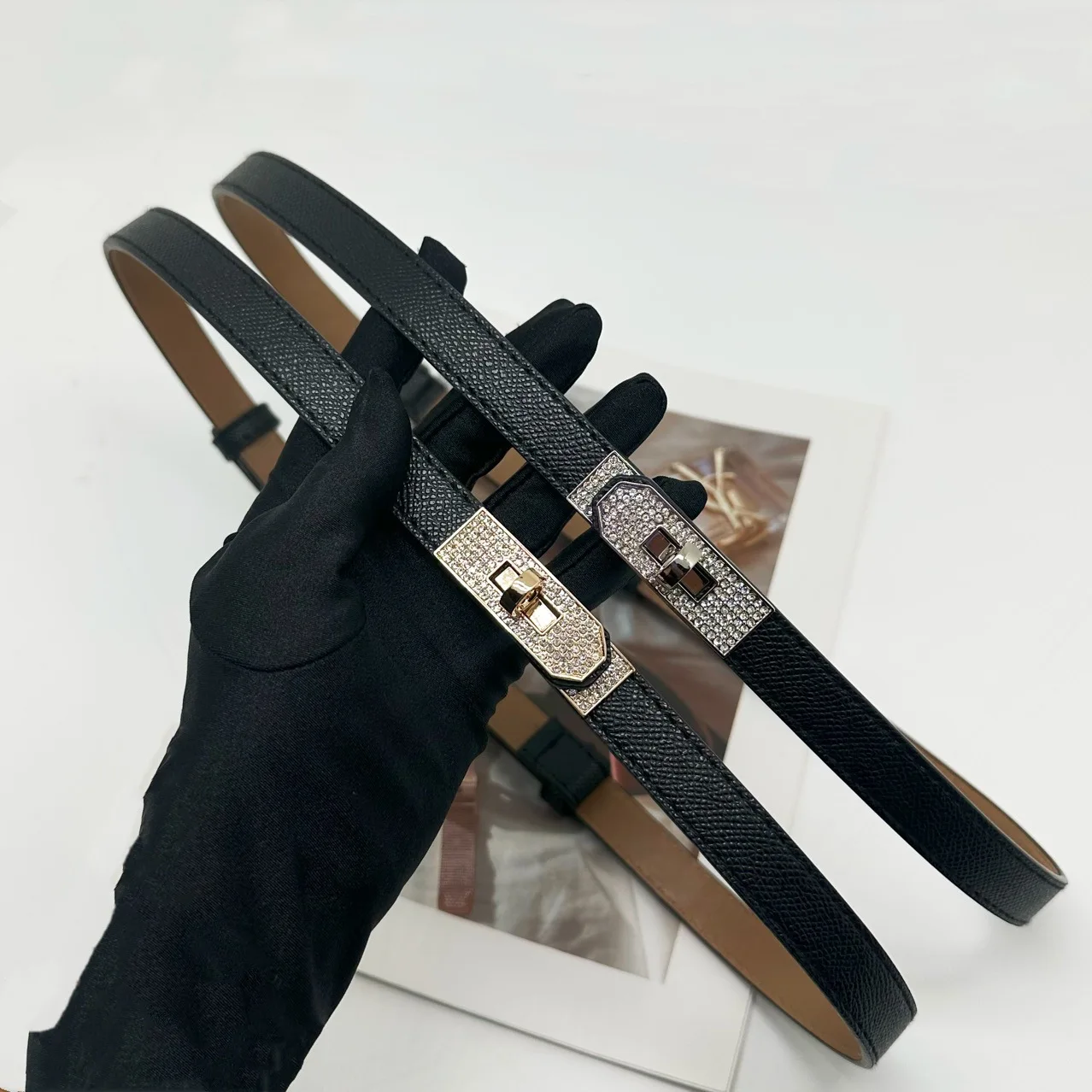 حزام جلد ماركة فاخرة للنساء مصمم سبيكة مشبك حزام الخصر الإناث الجينز بنطلون فستان حزام الخصر