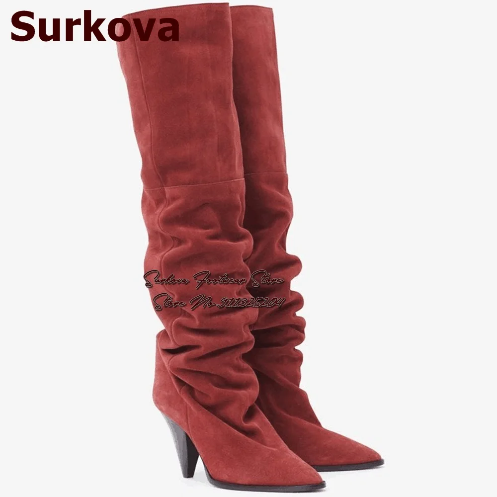 Surkova รองเท้าหนังนิ่มสีดำเบอร์กันดีหุ้มส้นหัวแหลมรองเท้าบูทยาวถึงเข่าพับได้รองเท้าบูททรงสูงสีไวน์แดงมีจีบรองเท้าชุดเดรส Size46