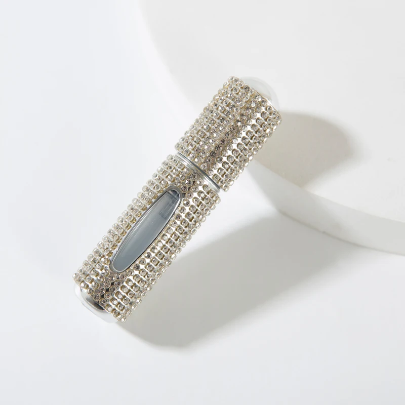 Bottiglia riutilizzabile da viaggio mini profumo tempestato di diamanti di fascia alta Spruzzatore atomizzatore portatile da 5 ml per viaggi e gite Pompa vuota